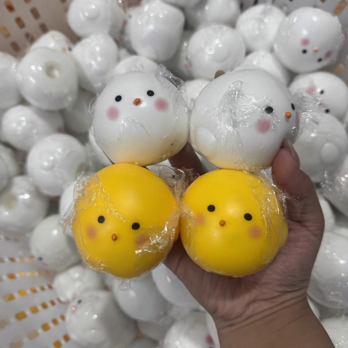 ลูกบอลกรุบกรอบรูปไก่ตัวน้อยสีเ - Party Games Crazy บทวิจารณ์และราคา